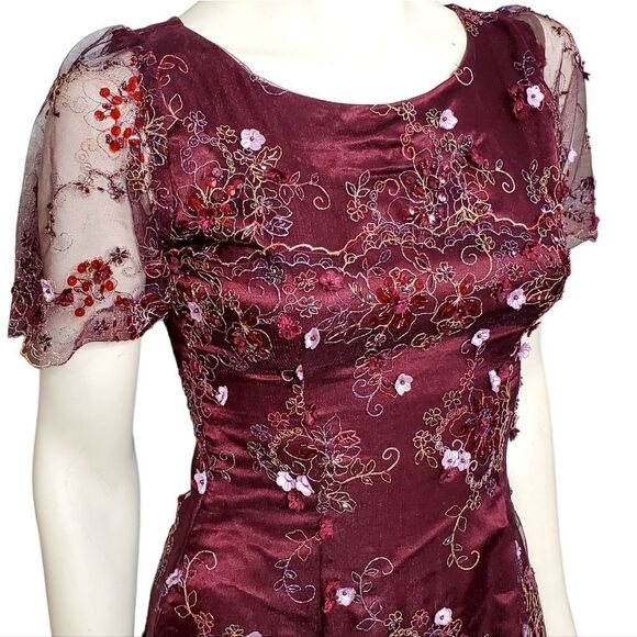 Romantic Womens Burgundy Red Tulle Dress with Floral Embellishments Size Small - Picture 2 of 16